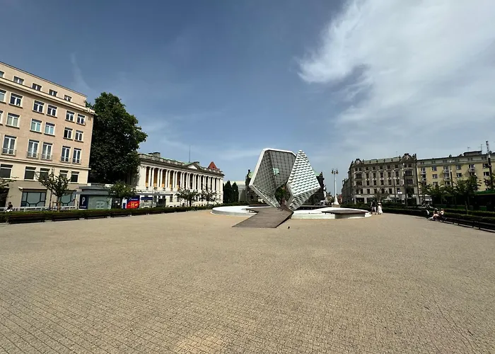 Old Town Twenty Three * بوزنان